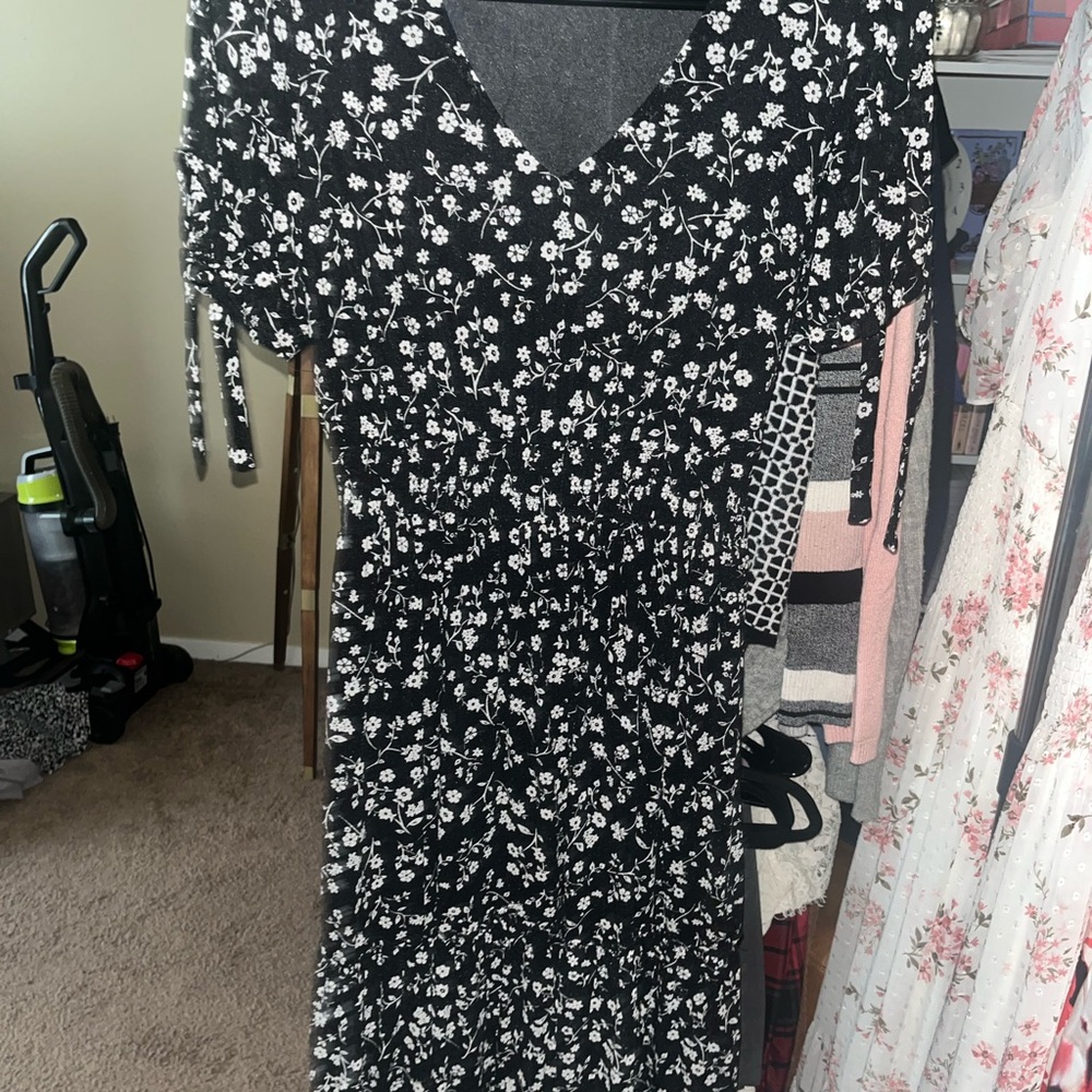 Siren Lily Black and White Floral Midi Dress